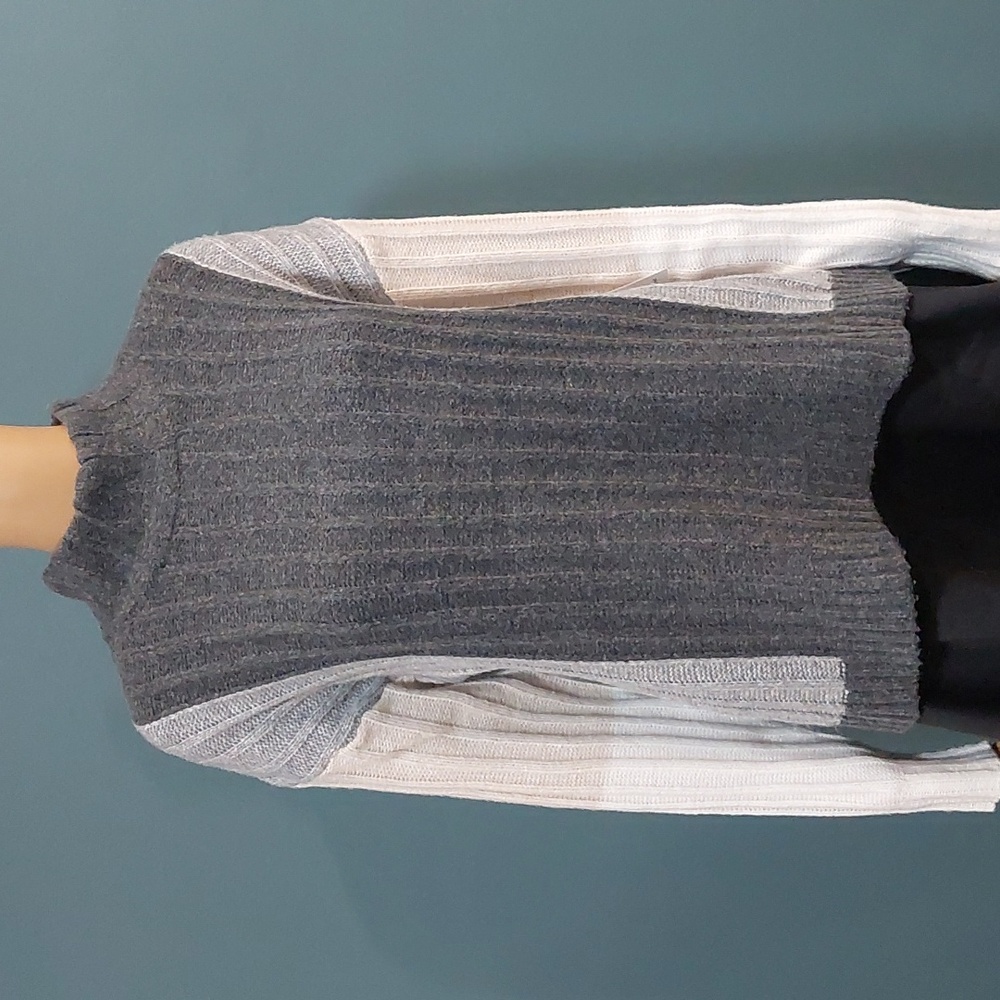 NWT Time And Tru Color Block Mock Neck Knit Sweater Womens Size Small